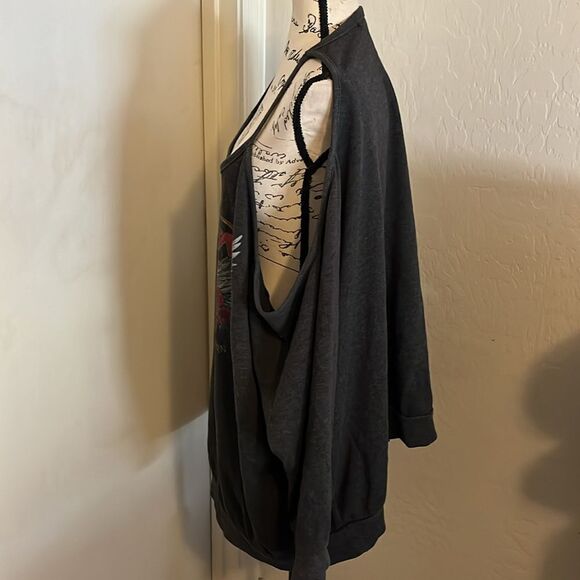 Torrid Poison Band Every Rose Has It’s Thorn Graphic Cold Shoulder Sweatshirt - Picture 6 of 14